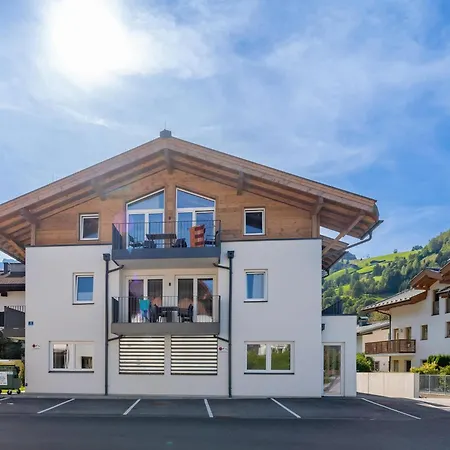 Falken 8 アパート *