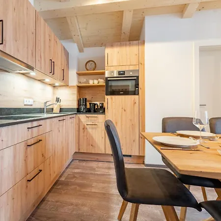 Apartament Falken 8 *